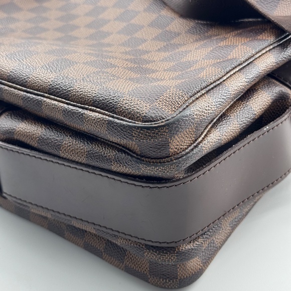 Louis Vuitton Damier Ebene Messenger Bag - Picture 4 of 15